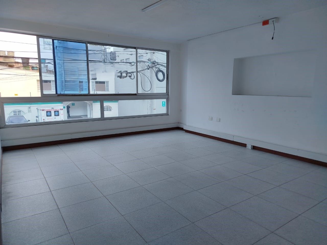 Local en arriendo Cundinamarca Bogotá Marsella 196 m2 Habitaciones 0 Baños 2 Garajes 0 Precio $4600000