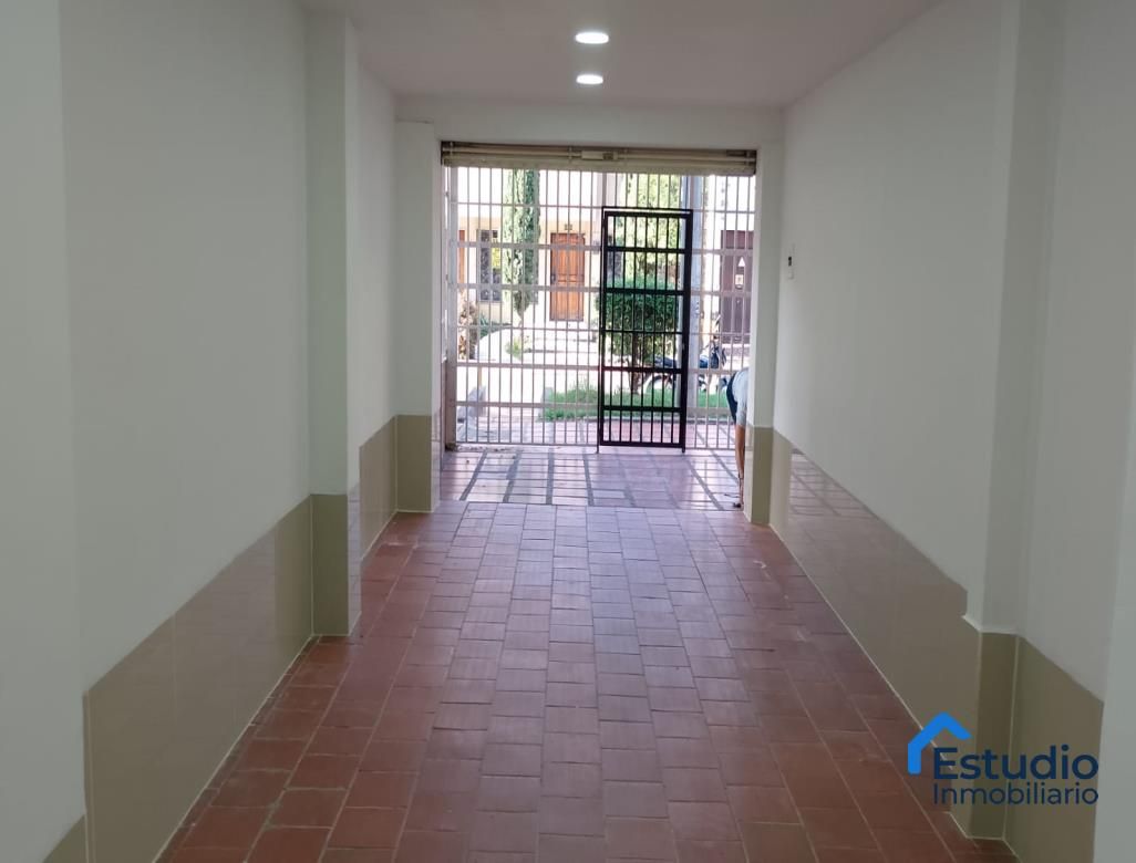 Local Comercial en arriendo Antioquia Medellín Los Conquistadores 27 m2 Habitaciones 0 Baños 1 Garajes 0 Precio $1800000