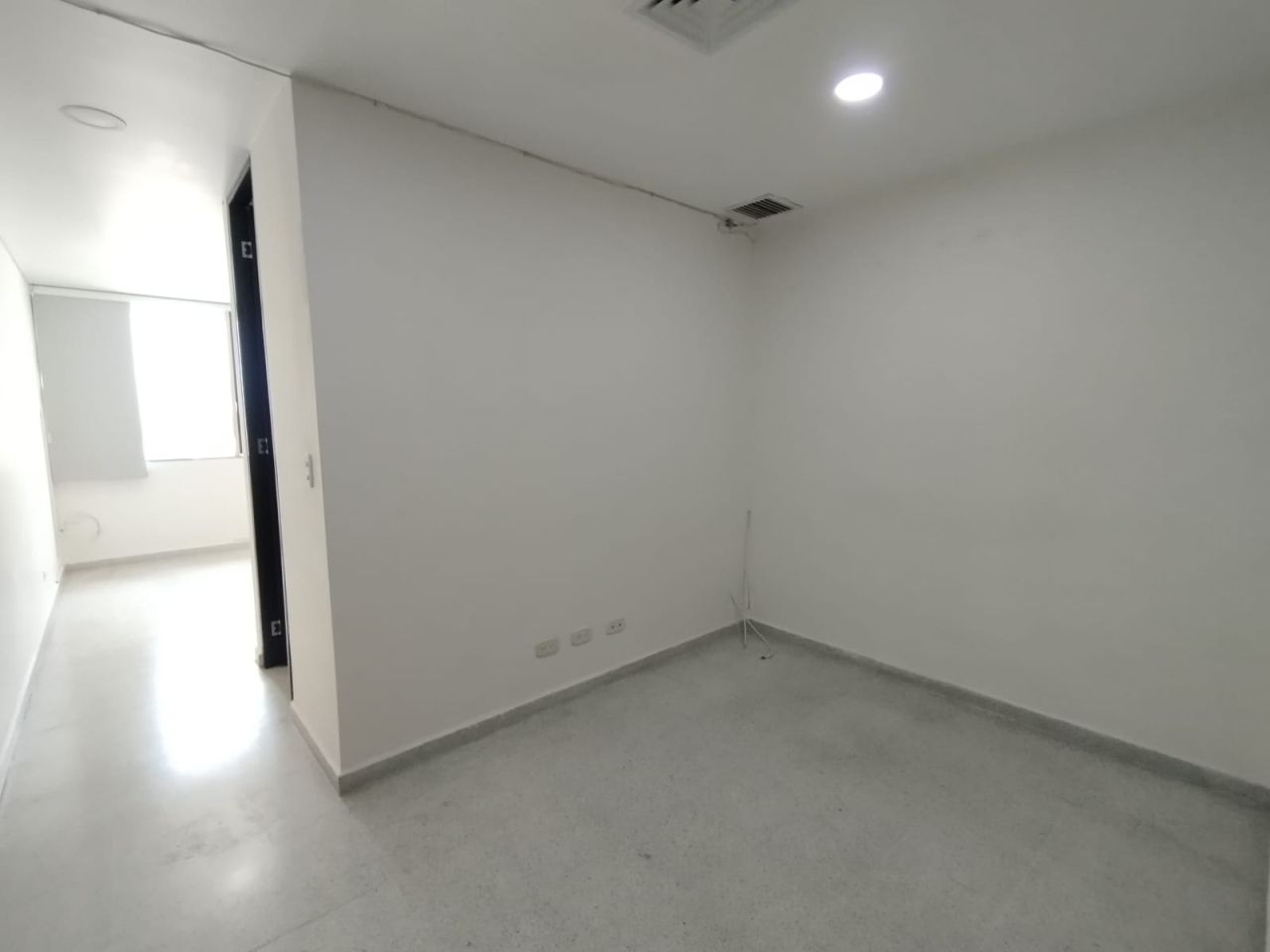 Consultorio en arriendo Antioquia Medellín Laureles 28 m2 Habitaciones 0 Baños 1 Garajes 1 Precio $2700000