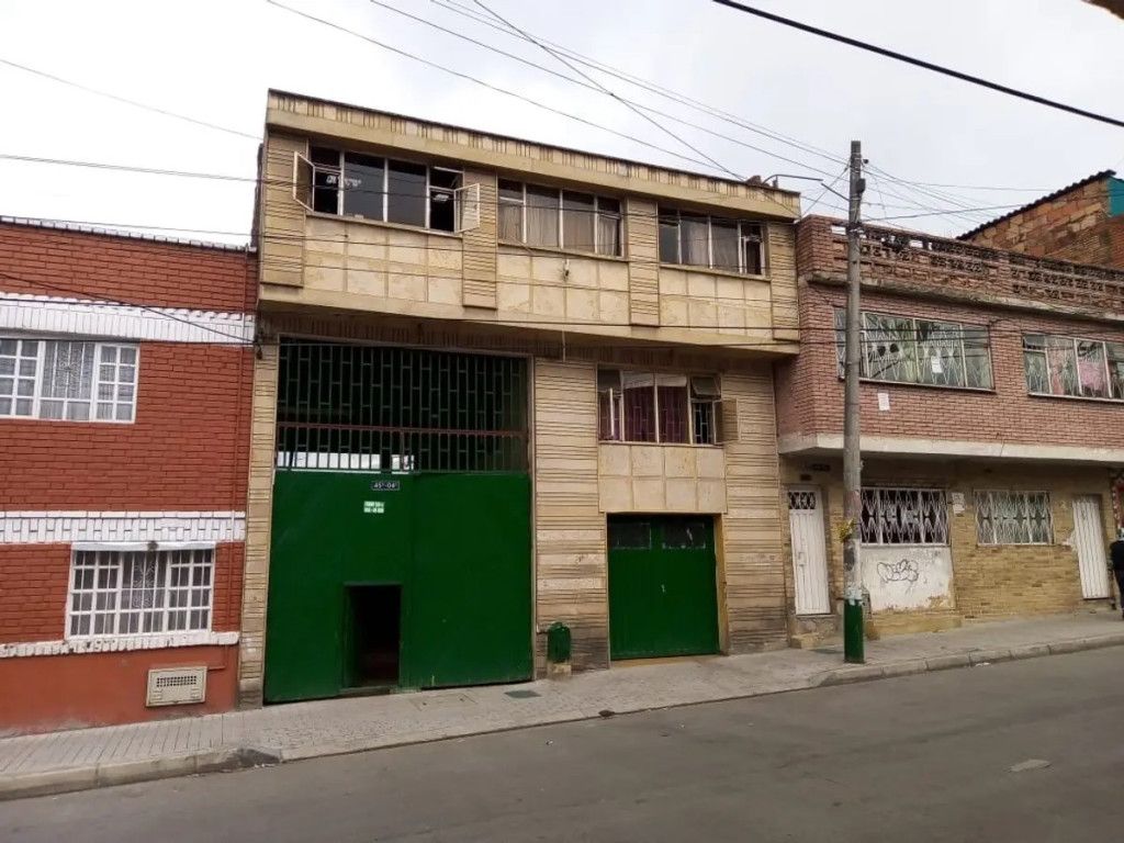 Bodega en arriendo Cundinamarca Bogotá Marco Fidel Suarez 380 m2 Habitaciones 0 Baños 3 Garajes 1 Precio $2500000