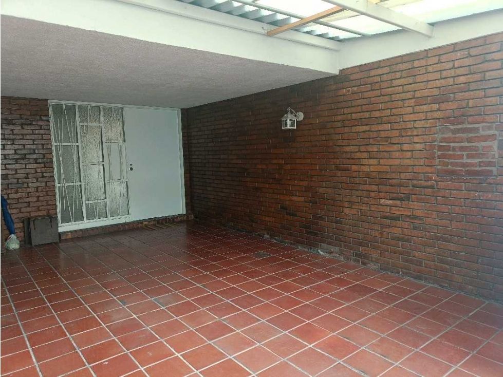 Casa en arriendo Cundinamarca Bogotá Modelia Occidental 196 m2 Habitaciones 4 Baños 3 Garajes 2 Precio $5400000