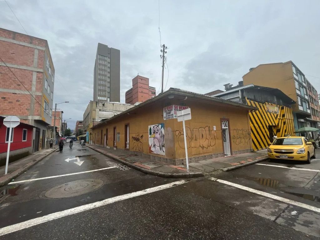 Casa en venta Cundinamarca Bogotá La Alameda 259 m2 Habitaciones 19 Baños 9 Garajes 0 Precio $1400000000