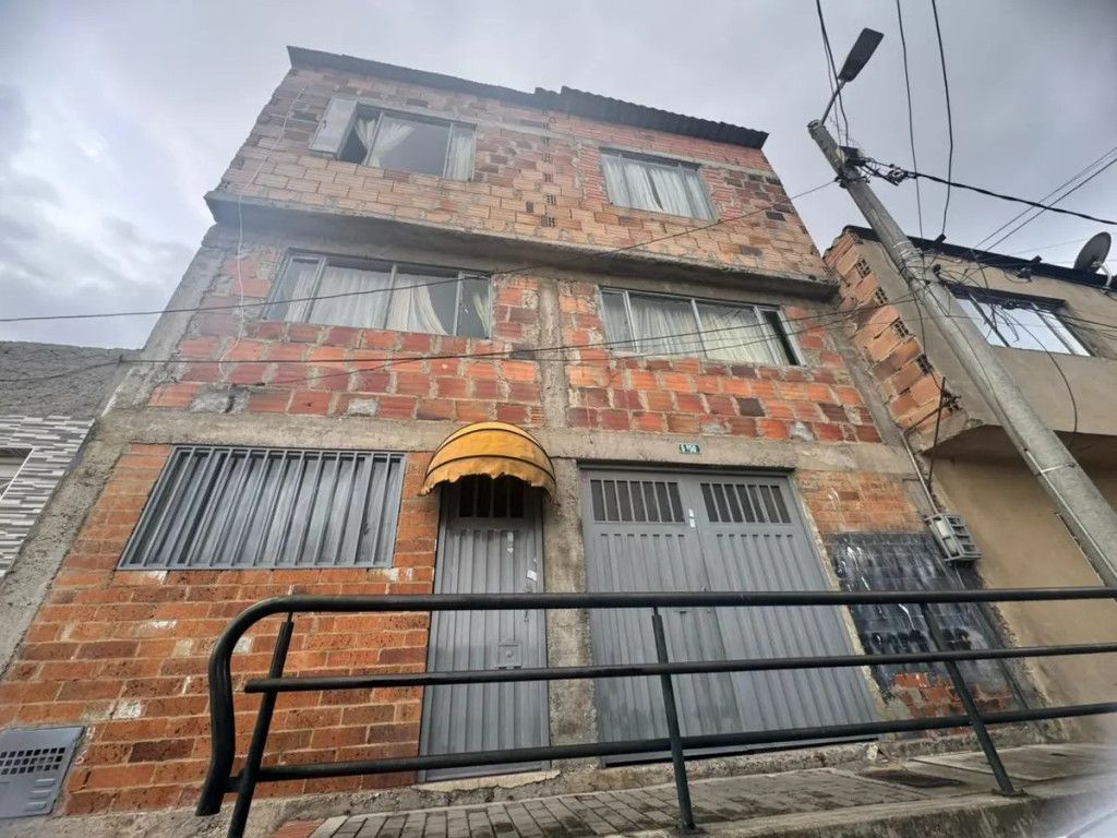 Casa en venta Cundinamarca Bogotá Bochica 267 m2 Habitaciones 9 Baños 4 Garajes 0 Precio $400000000