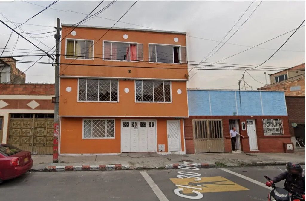 Casa en venta Cundinamarca Bogotá Libertador 205 m2 Habitaciones 6 Baños 4 Garajes 1 Precio $600000000