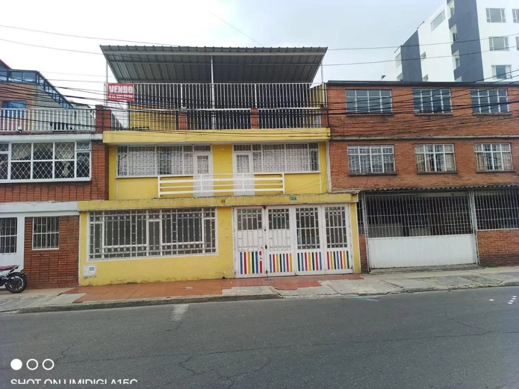 Casa en venta Cundinamarca Bogotá Quiroga 272 m2 Habitaciones 9 Baños 5 Garajes 2 Precio $650000000