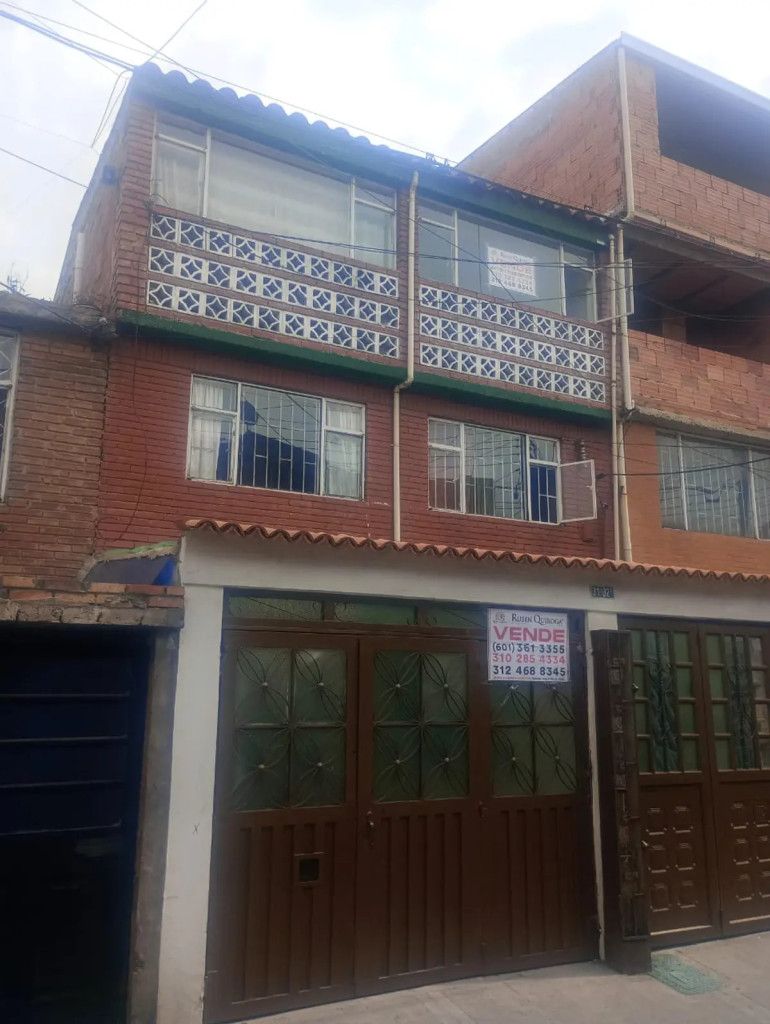 Casa en venta Cundinamarca Bogotá Gustavo Restrepo 242 m2 Habitaciones 10 Baños 6 Garajes 1 Precio $600000000