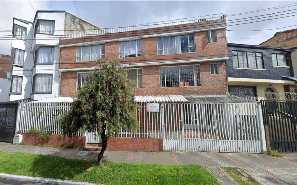Casa en venta Cundinamarca Bogotá Ciudad Jardín Sur 350 m2 Habitaciones 9 Baños 3 Garajes 3 Precio $1100000000