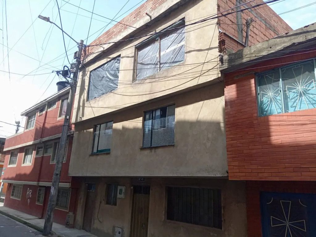 Casa en venta Cundinamarca Bogotá San Vicente Alto 319 m2 Habitaciones 7 Baños 4 Garajes 3 Precio $450000000