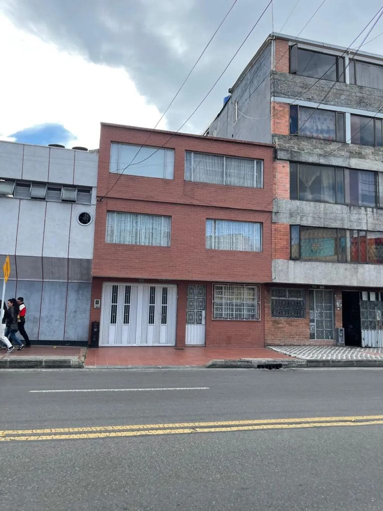 Casa en venta Cundinamarca Bogotá El Retiro 194 m2 Habitaciones 7 Baños 3 Garajes 1 Precio $700000000
