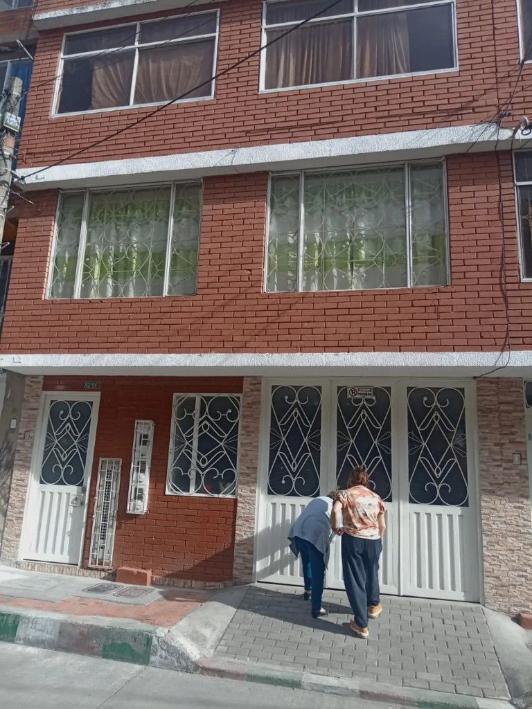 Casa en venta Cundinamarca Bogotá Villa Nelly Los Alisos 210 m2 Habitaciones 9 Baños 3 Garajes 1 Precio $600000000