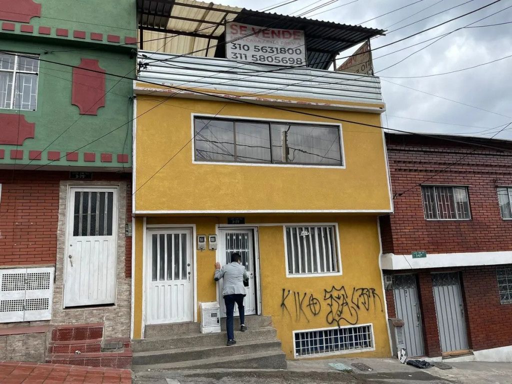 Casa en venta Cundinamarca Bogotá Las Guacamayas 300 m2 Habitaciones 10 Baños 5 Garajes 0 Precio $370000000