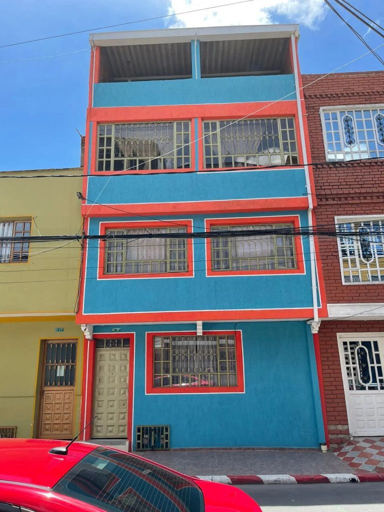 Casa en venta Cundinamarca Bogotá Ingles 250 m2 Habitaciones 7 Baños 6 Garajes 0 Precio $720000000