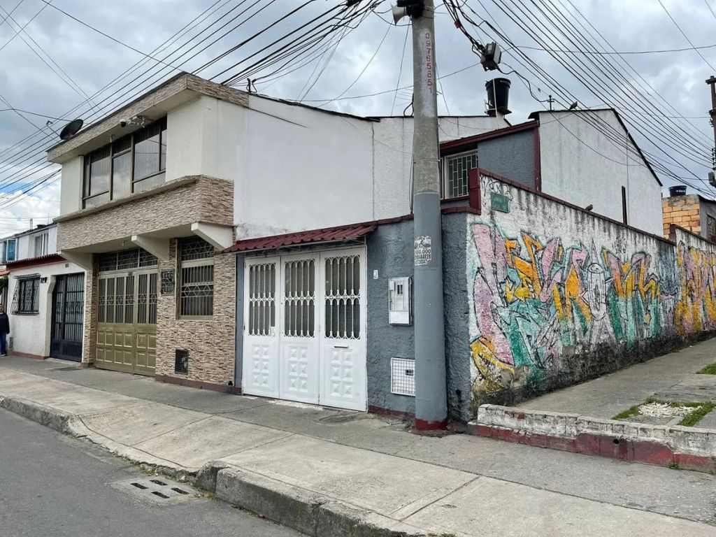 Casa en venta Cundinamarca Bogotá Villa Luz 140 m2 Habitaciones 3 Baños 2 Garajes 1 Precio $600000000