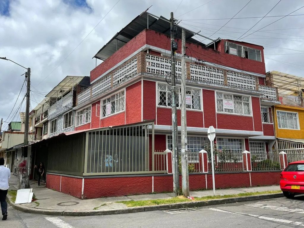 Casa en venta Cundinamarca Bogotá Remanso 320 m2 Habitaciones 8 Baños 3 Garajes 2 Precio $630000000