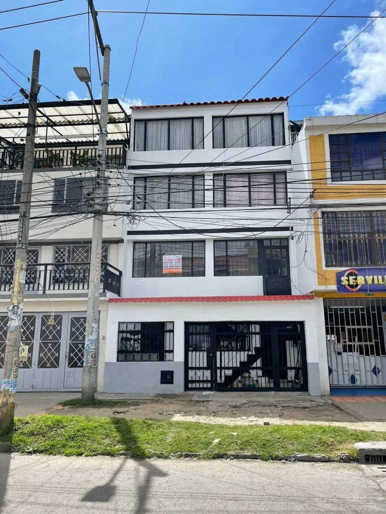 Casa en venta Cundinamarca Bogotá Quiroga 400 m2 Habitaciones 6 Baños 4 Garajes 0 Precio $660000000
