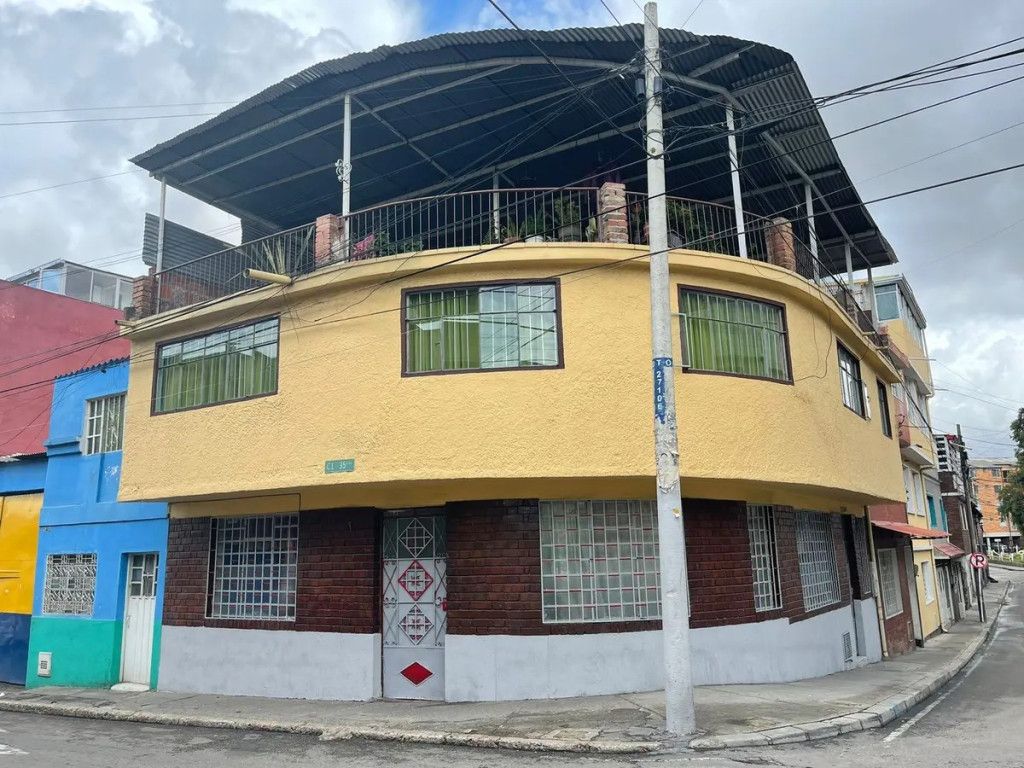 Casa en venta Cundinamarca Bogotá Bravo Paez 244 m2 Habitaciones 5 Baños 2 Garajes 0 Precio $360000000