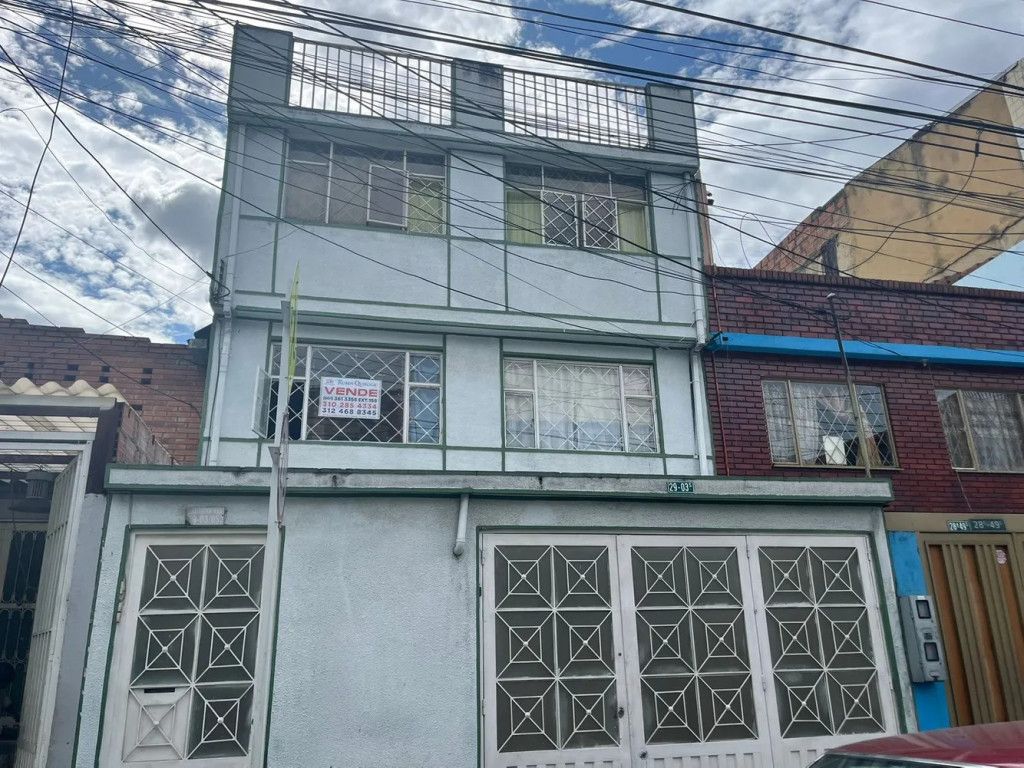Casa en venta Cundinamarca Bogotá Gustavo Restrepo 478 m2 Habitaciones 14 Baños 6 Garajes 1 Precio $840000000