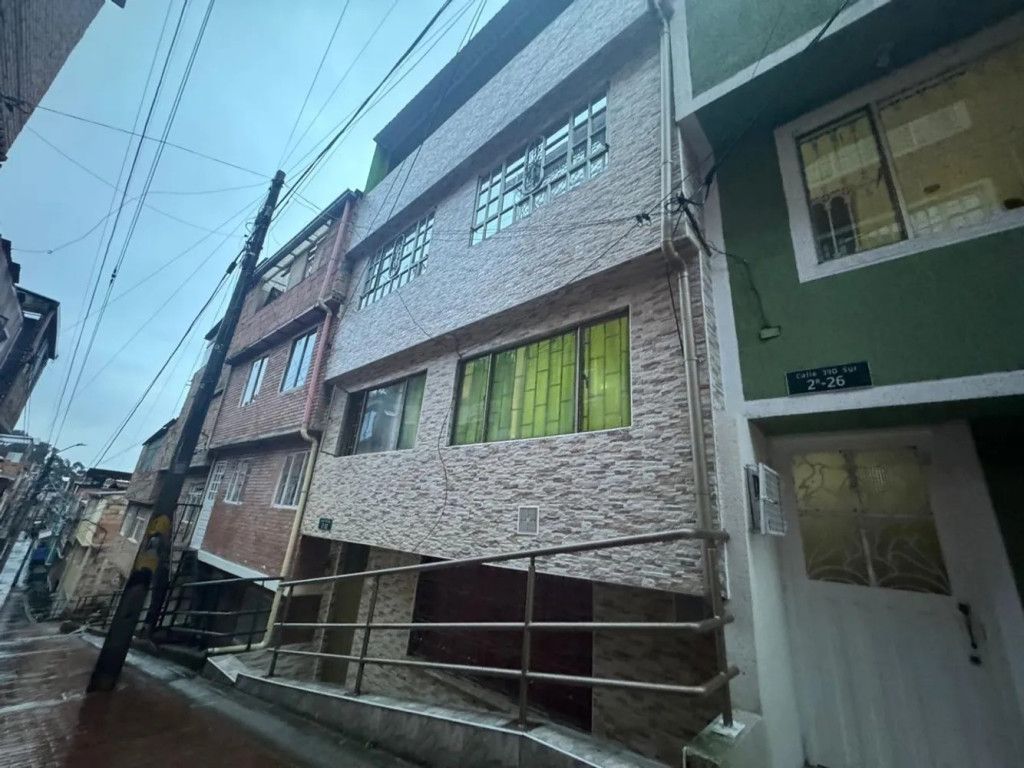 Casa en venta Cundinamarca Bogotá Las Guacamayas 128 m2 Habitaciones 7 Baños 3 Garajes 0 Precio $299000000