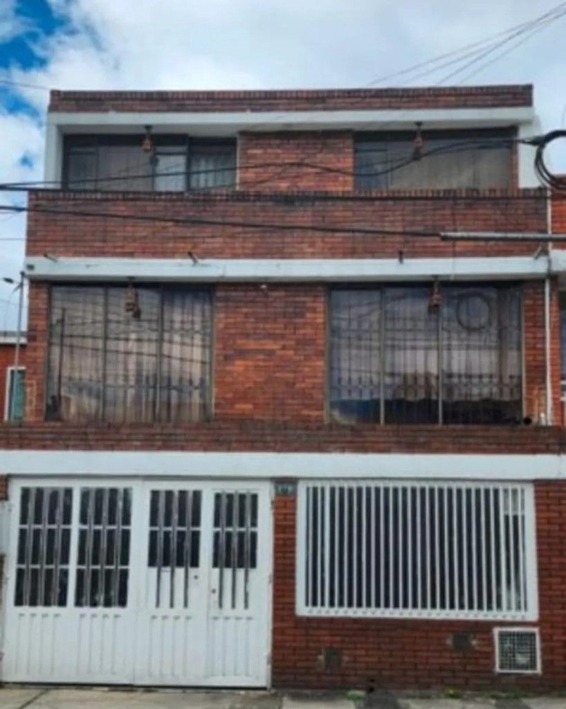 Casa en venta Cundinamarca Bogotá Remanso 317 m2 Habitaciones 6 Baños 7 Garajes 2 Precio $870000000