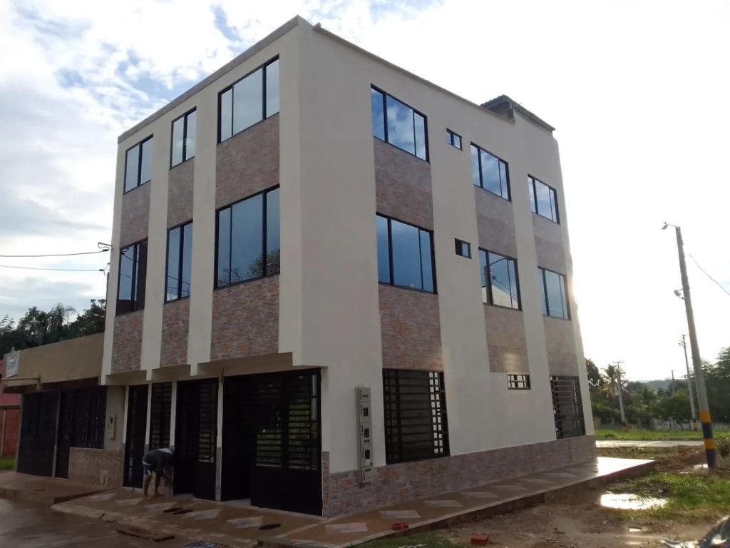 Casa en venta Tolima Melgar Melgar 203 m2 Habitaciones 8 Baños 5 Garajes 3 Precio $680000000