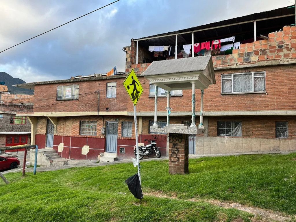 Casa en venta Cundinamarca Bogotá Atenas 320 m2 Habitaciones 16 Baños 6 Garajes 0 Precio $395000000