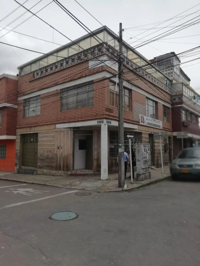 Casa en venta Cundinamarca Bogotá Santander Sur 250 m2 Habitaciones 6 Baños 5 Garajes 0 Precio $630000000