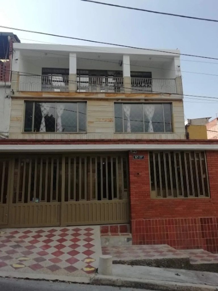 Casa en venta Cundinamarca Bogotá Colombia 372 m2 Habitaciones 6 Baños 4 Garajes 2 Precio $850000000