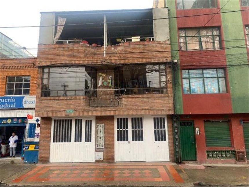 Casa en venta Cundinamarca Bogotá Restrepo Occidental 411 m2 Habitaciones 3 Baños 5 Garajes 0 Precio $830000000