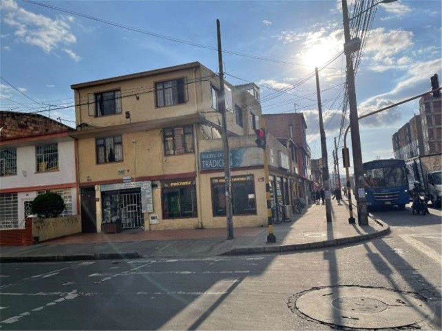 Casa en venta Cundinamarca Bogotá Quiroga 303 m2 Habitaciones 9 Baños 5 Garajes 0 Precio $870000000