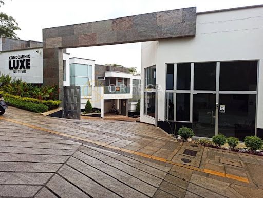 Casa en venta Santander Bucaramanga Lagos Del Cacique 240 m2 Habitaciones 4 Baños 6 Garajes 2 Precio $1380000000