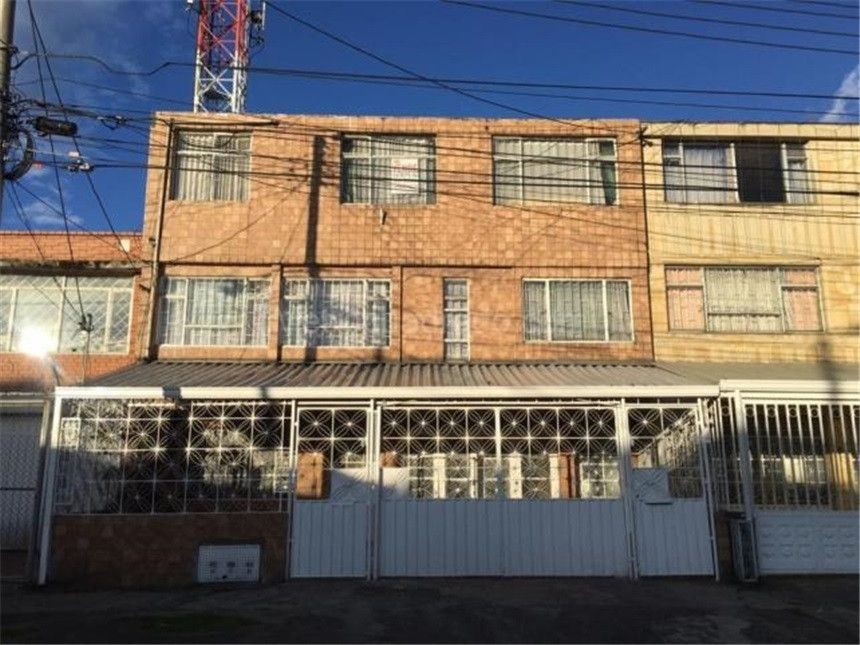 Casa en venta Cundinamarca Bogotá Ingles 243 m2 Habitaciones 14 Baños 7 Garajes 1 Precio $850000000
