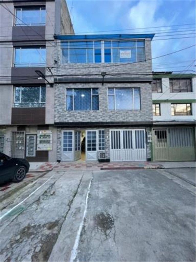 Casa en venta Cundinamarca Bogotá Batavia 257 m2 Habitaciones 6 Baños 3 Garajes 3 Precio $620000000