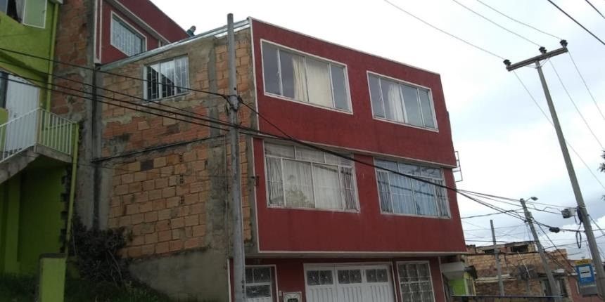 Casa en venta Cundinamarca Bogotá Santa Rita Sur Oriental 328 m2 Habitaciones 8 Baños 4 Garajes 1 Precio $330000000