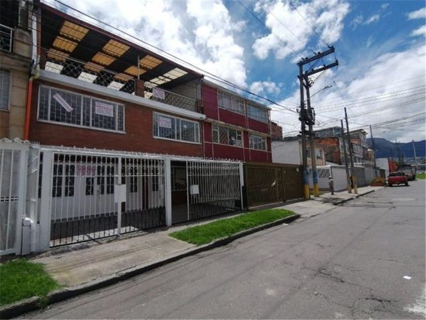 Casa en venta Cundinamarca Bogotá La Asunción 320 m2 Habitaciones 6 Baños 5 Garajes 1 Precio $950000000