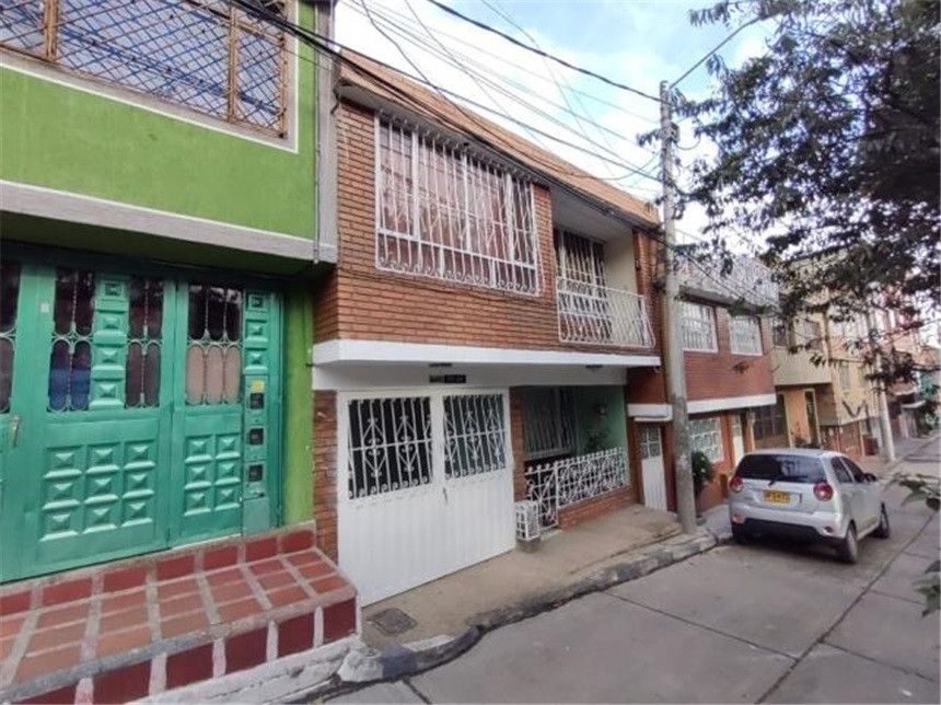 Casa en venta Cundinamarca Bogotá Casa Rey 142 m2 Habitaciones 4 Baños 2 Garajes 1 Precio $340000000