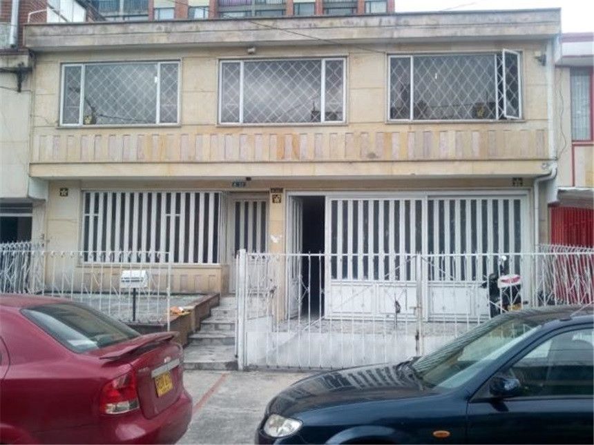 Casa en venta Cundinamarca Bogotá Ciudad Berna 273 m2 Habitaciones 5 Baños 2 Garajes 1 Precio $1200000000