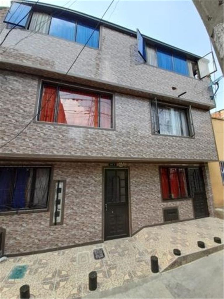 Casa en venta Cundinamarca Bogotá Bochica 280 m2 Habitaciones 9 Baños 3 Garajes 0 Precio $450000000