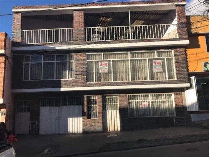 Casa en venta Cundinamarca Bogotá Ub Las Mercedes 230 m2 Habitaciones 11 Baños 5 Garajes 1 Precio $850000000