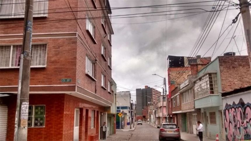 Casa en venta Cundinamarca Bogotá Centenario 766 m2 Habitaciones 18 Baños 9 Garajes 3 Precio $1700000000