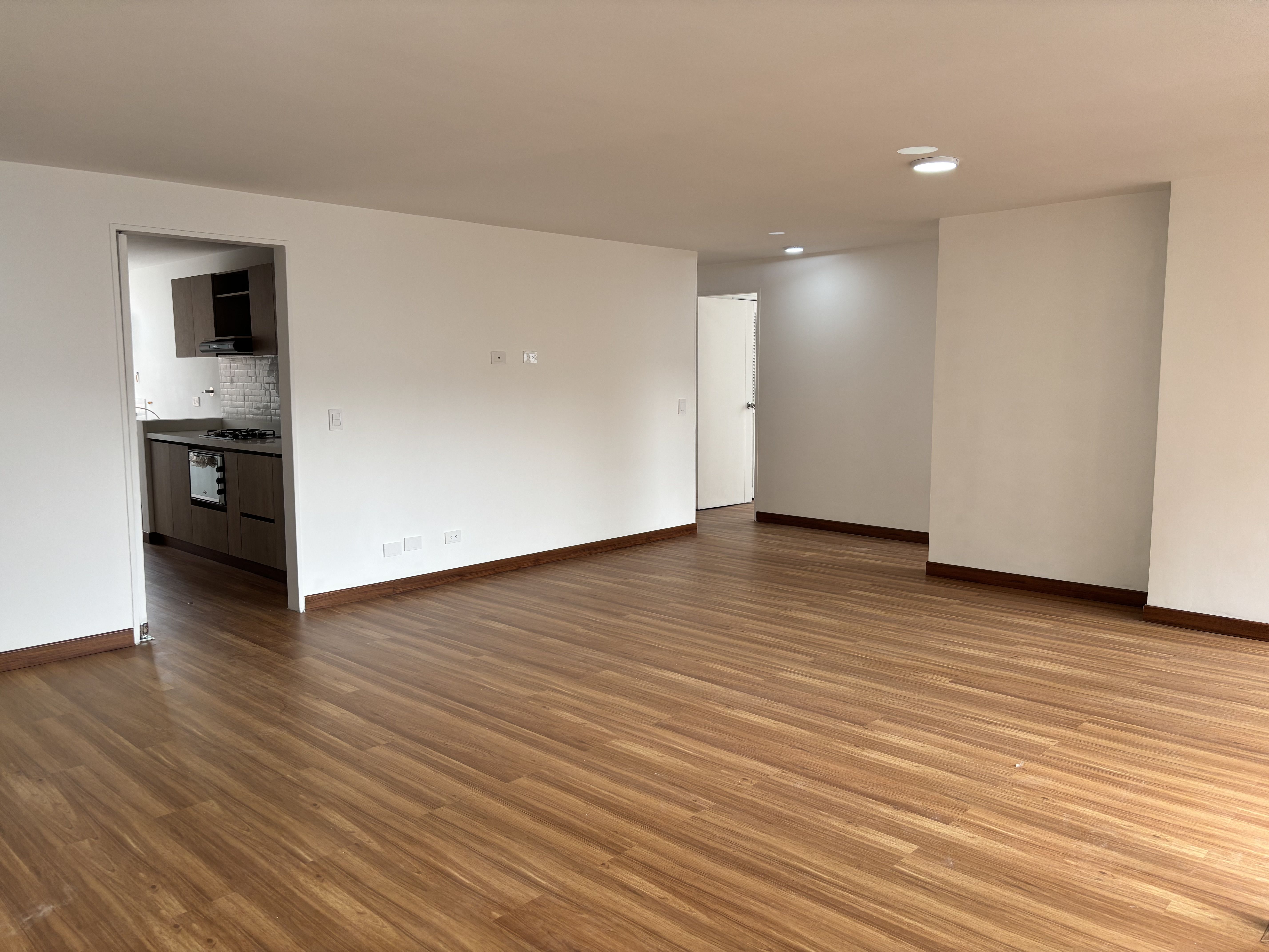 Apartamento en arriendo Antioquia Medellín La Florida 170 m2 Habitaciones 4 Baños 3 Garajes 2 Precio $5000000