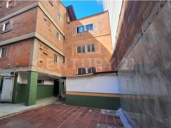 Edificio en venta Antioquia Medellín Cuarta Brigada 1968 m2 Habitaciones 45 Baños 28 Garajes 18 Precio $6000000000