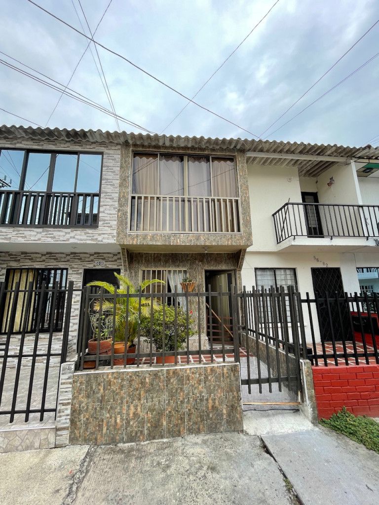 Casa en venta Valle Del Cauca Cali Los Andes 110 m2 Habitaciones 3 Baños 2 Garajes 0 Precio $235000000