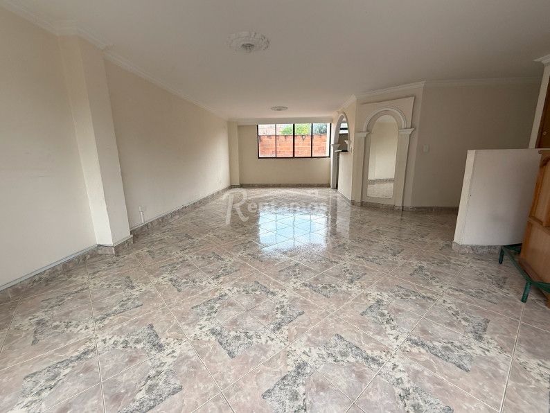 Apartamento en arriendo Antioquia Medellín Florida Nueva 130 m2 Habitaciones 4 Baños 2 Garajes 1 Precio $3300000