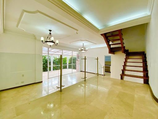 Casa en venta Antioquia Medellín Altos Del Poblado 320 m2 Habitaciones 4 Baños 6 Garajes 2 Precio $1800000000