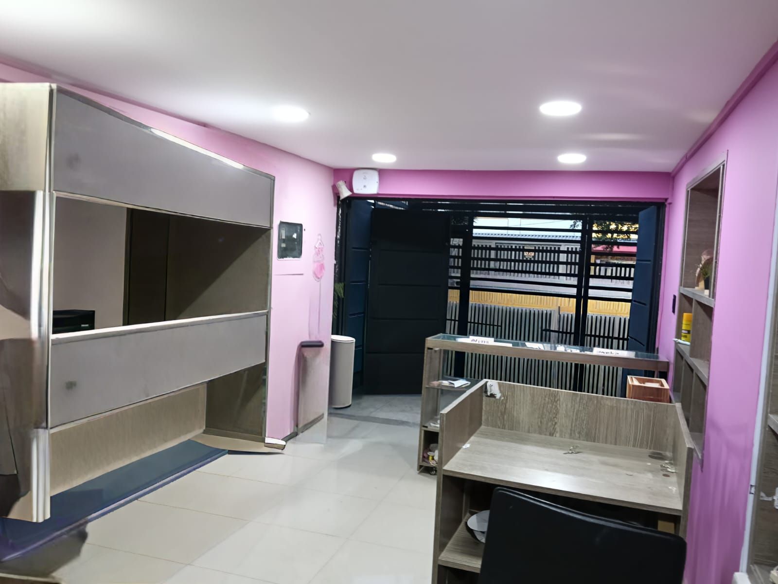 Local en arriendo Cundinamarca Bogotá Santa Isabel 18 m2 Habitaciones 0 Baños 1 Garajes 0 Precio $2700000