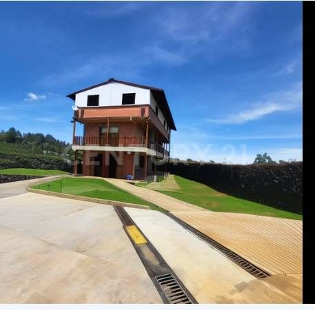 Finca en venta Antioquia Guarne Guarne 400 m2 Habitaciones 5 Baños 4 Garajes 4 Precio $1300000000