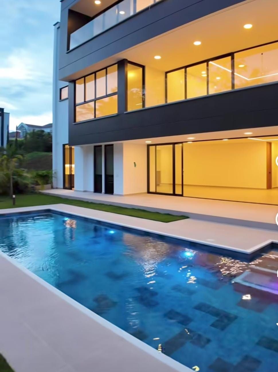 Casa en venta Santander Piedecuesta Ub Bellavista 715 m2 Habitaciones 5 Baños 6 Garajes 3 Precio $6000000000