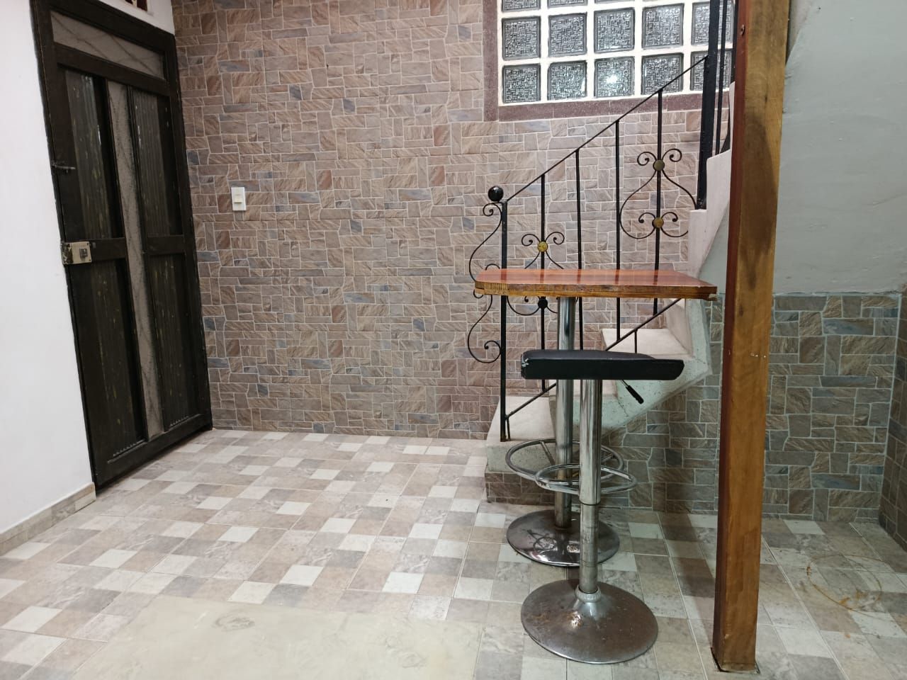 Apartaestudio en arriendo Antioquia Medellín Los Pinos 30 m2 Habitaciones 1 Baños 1 Garajes 0 Precio $1550000