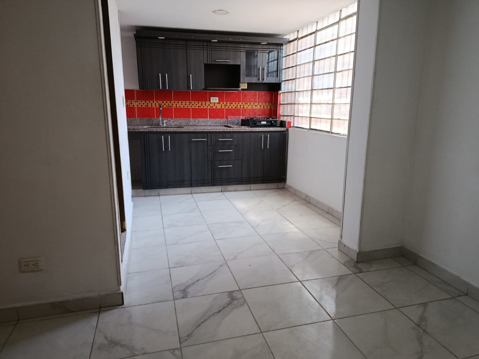 Apartaestudio en arriendo Antioquia Medellín Los Pinos 30 m2 Habitaciones 1 Baños 1 Garajes 0 Precio $1550000