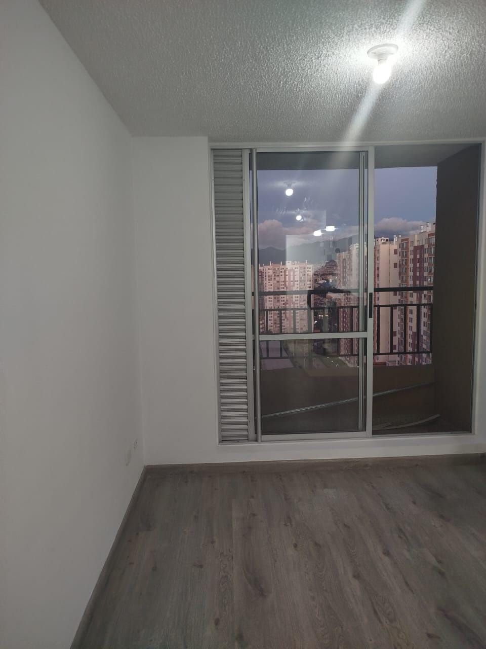 Apartamento en arriendo Cundinamarca Bogotá Calabria 47 m2 Habitaciones 3 Baños 1 Garajes 0 Precio $1290000